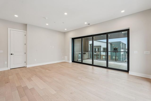 2842 Gunnison Drive, 303, Columbus, OH 43228