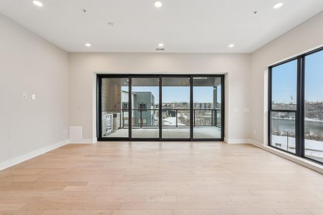 2842 Gunnison Drive, 303, Columbus, OH 43228