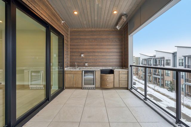 2842 Gunnison Drive, 303, Columbus, OH 43228