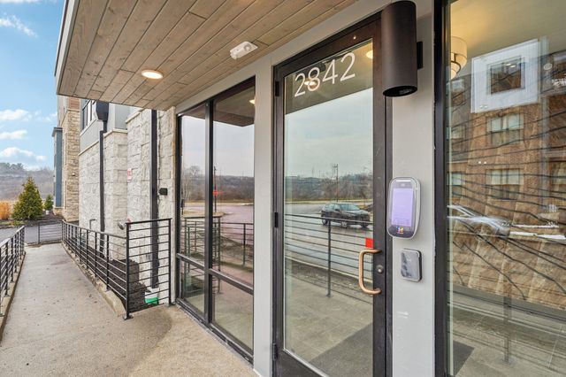 2842 Gunnison Drive, 303, Columbus, OH 43228