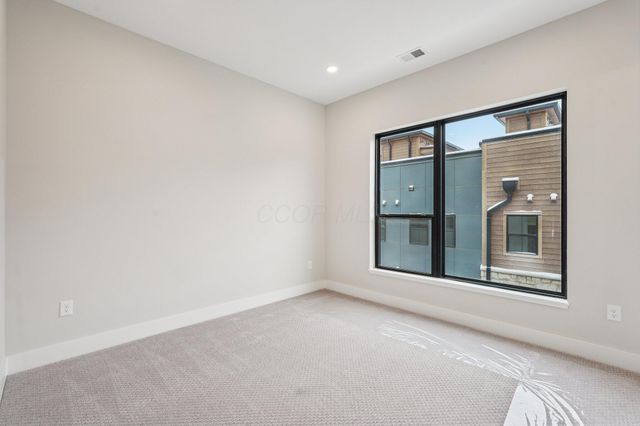 2842 Gunnison Drive, 303, Columbus, OH 43228