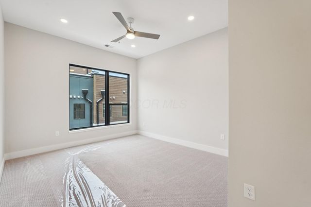 2842 Gunnison Drive, 303, Columbus, OH 43228