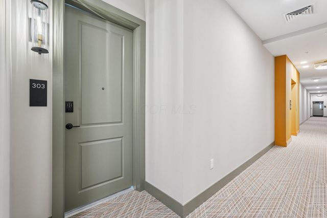 2842 Gunnison Drive, 303, Columbus, OH 43228