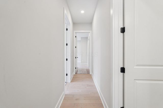 2842 Gunnison Drive, 303, Columbus, OH 43228