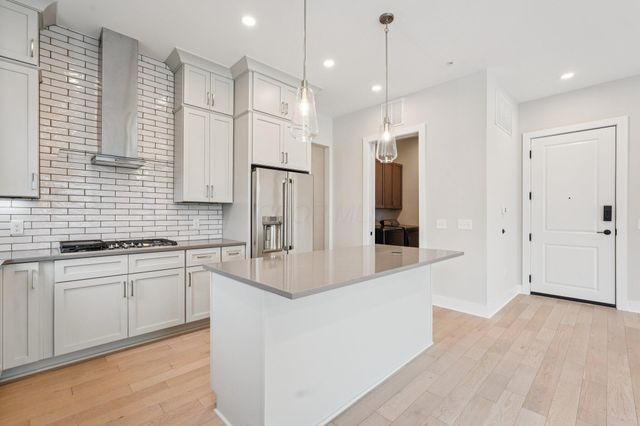 2842 Gunnison Drive, 303, Columbus, OH 43228