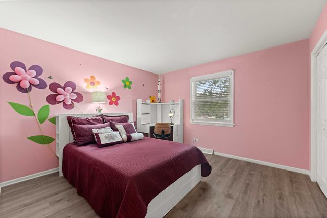 2613 Midland Drive, Naperville, IL 60564