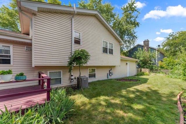2613 Midland Drive, Naperville, IL 60564