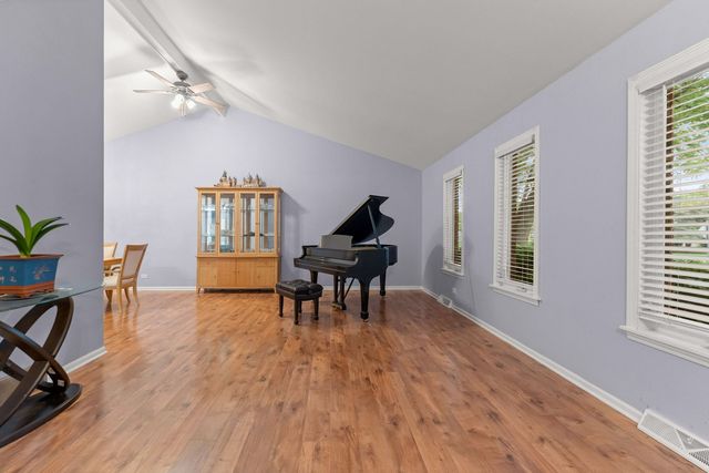2613 Midland Drive, Naperville, IL 60564
