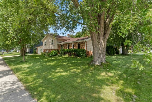 2613 Midland Drive, Naperville, IL 60564