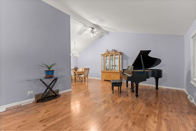 2613 Midland Drive, Naperville, IL 60564