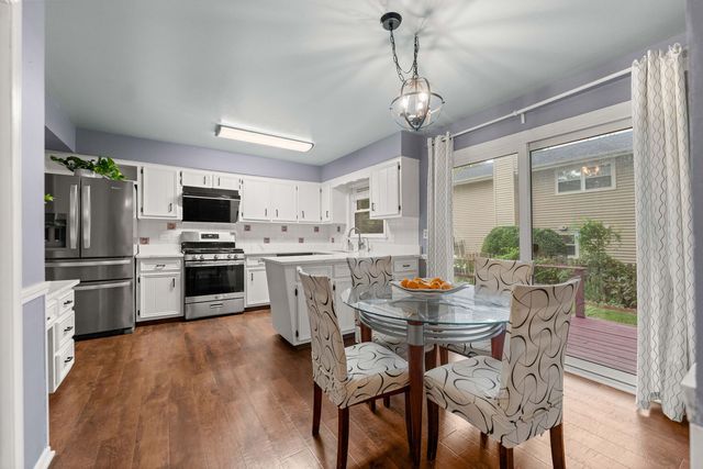 2613 Midland Drive, Naperville, IL 60564