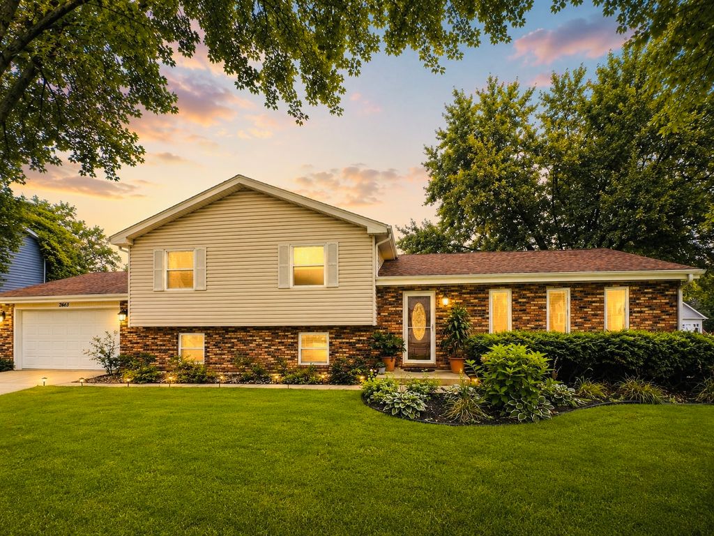 2613 Midland Drive, Naperville, IL 60564
