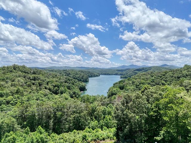 883 Village Road, Murphy, NC 28906