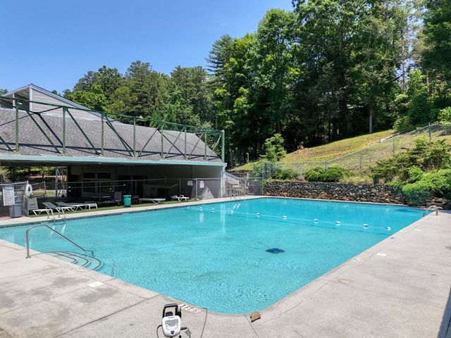 883 Village Road, Murphy, NC 28906