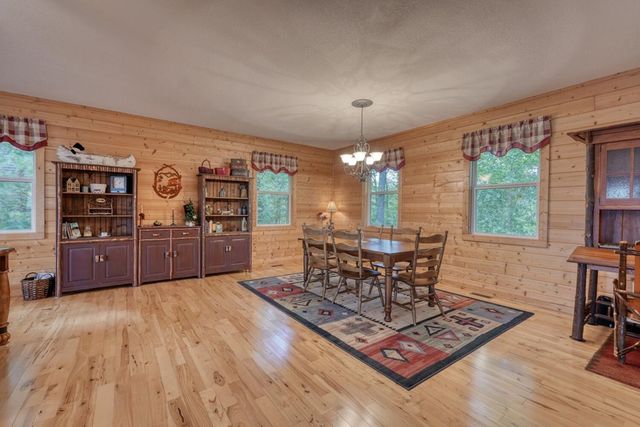 883 Village Road, Murphy, NC 28906