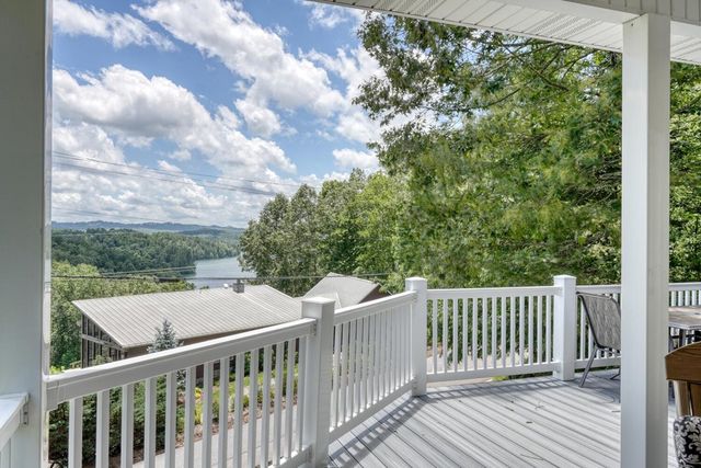 883 Village Road, Murphy, NC 28906