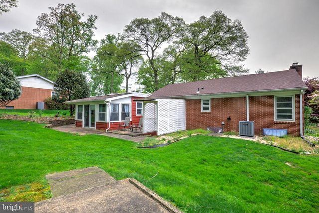 2584 SPRING VALLEY RD, Lancaster, PA 17601