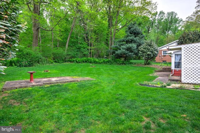 2584 SPRING VALLEY RD, Lancaster, PA 17601