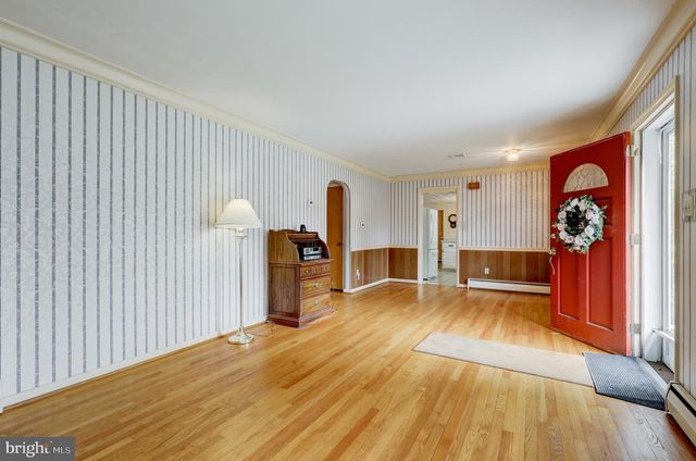 2584 SPRING VALLEY RD, Lancaster, PA 17601