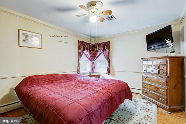 2584 SPRING VALLEY RD, Lancaster, PA 17601