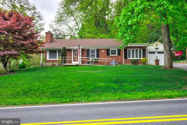 2584 SPRING VALLEY RD, Lancaster, PA 17601