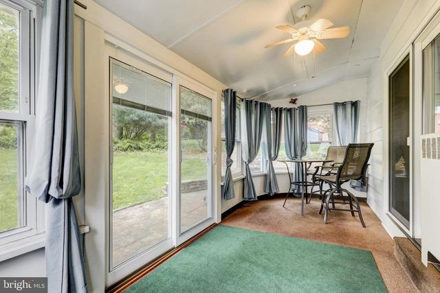 2584 SPRING VALLEY RD, Lancaster, PA 17601