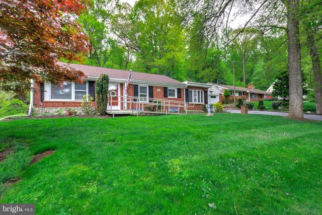 2584 SPRING VALLEY RD, Lancaster, PA 17601