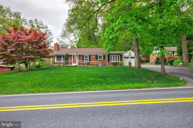 2584 SPRING VALLEY RD, Lancaster, PA 17601