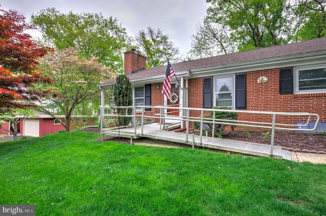 2584 SPRING VALLEY RD, Lancaster, PA 17601