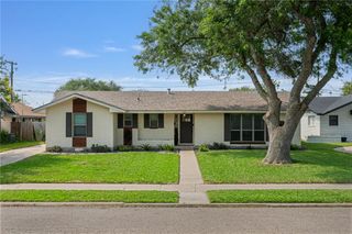 116 Daniel Moore St, Portland, TX 78374