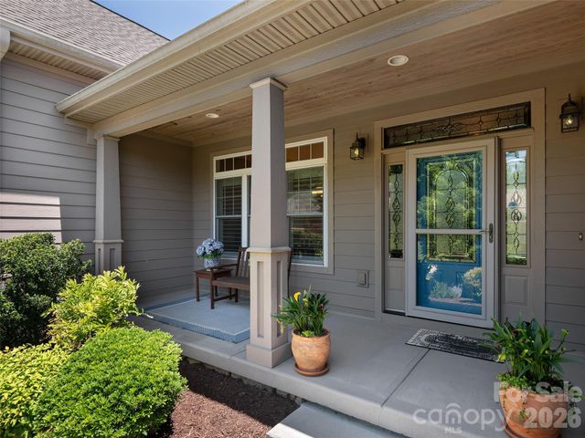 63 Whistlewood Lane, Hendersonville, NC 28739