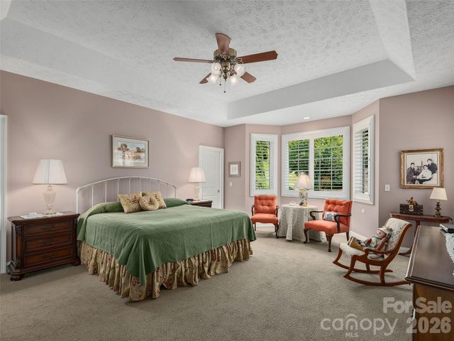63 Whistlewood Lane, Hendersonville, NC 28739