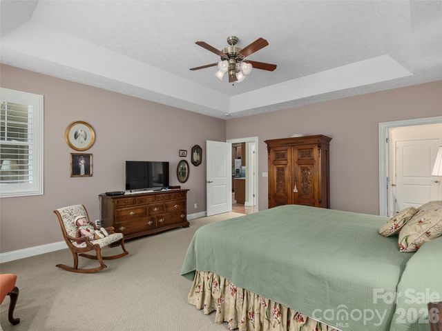 63 Whistlewood Lane, Hendersonville, NC 28739