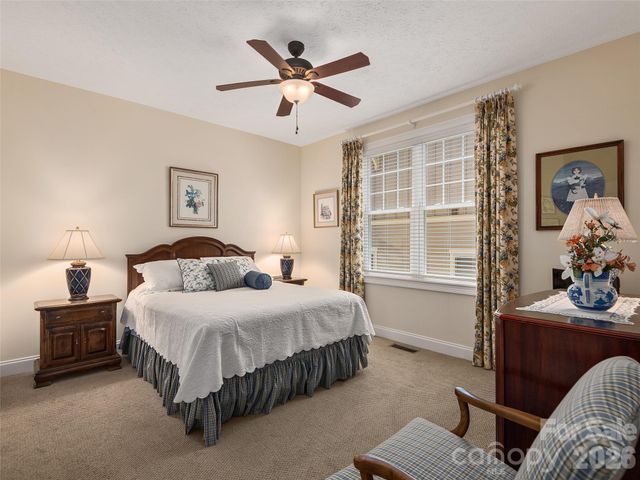 63 Whistlewood Lane, Hendersonville, NC 28739