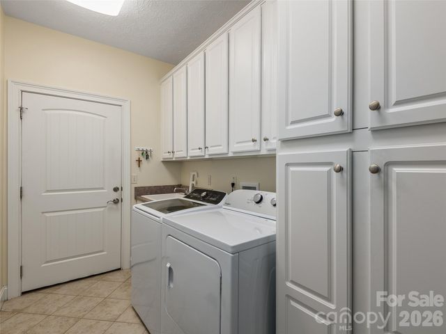 63 Whistlewood Lane, Hendersonville, NC 28739