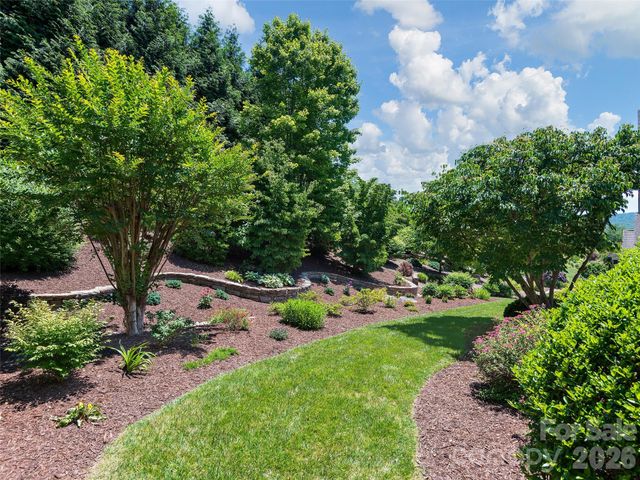 63 Whistlewood Lane, Hendersonville, NC 28739