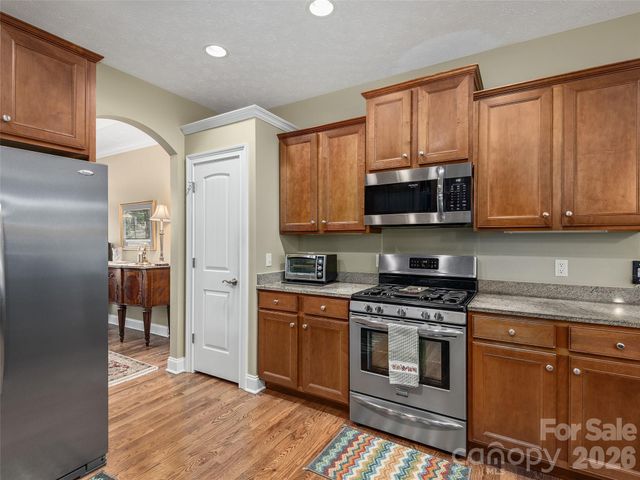 63 Whistlewood Lane, Hendersonville, NC 28739