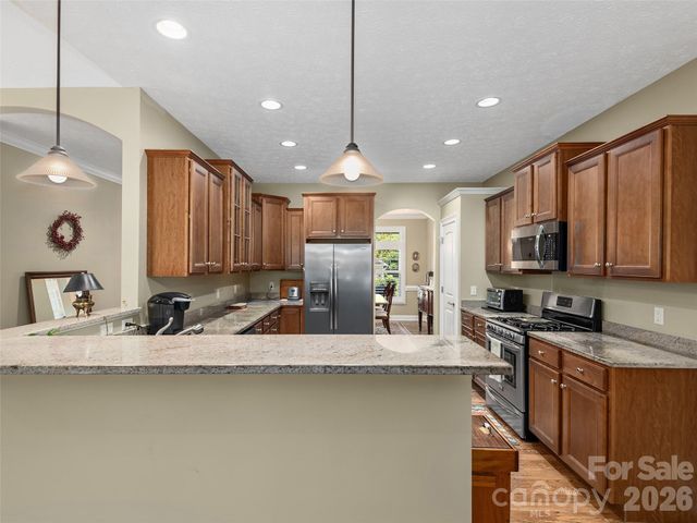 63 Whistlewood Lane, Hendersonville, NC 28739