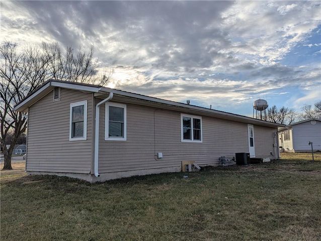 322 E 15th Street, Horton, KS 66439