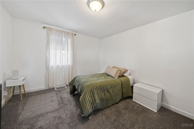 1315 Cold Springs Road, Salina, NY 13090