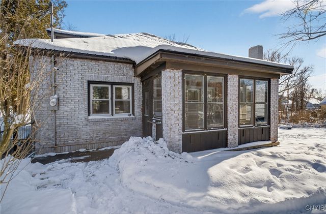 1315 Cold Springs Road, Salina, NY 13090