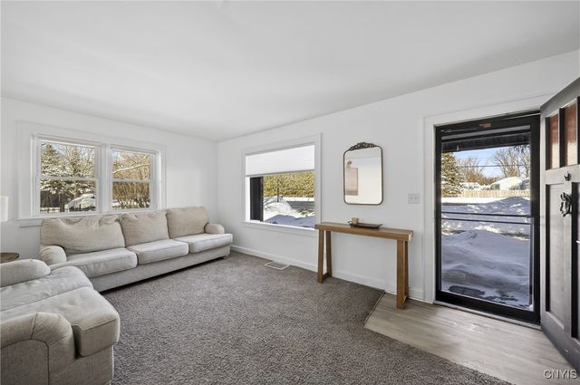 1315 Cold Springs Road, Salina, NY 13090