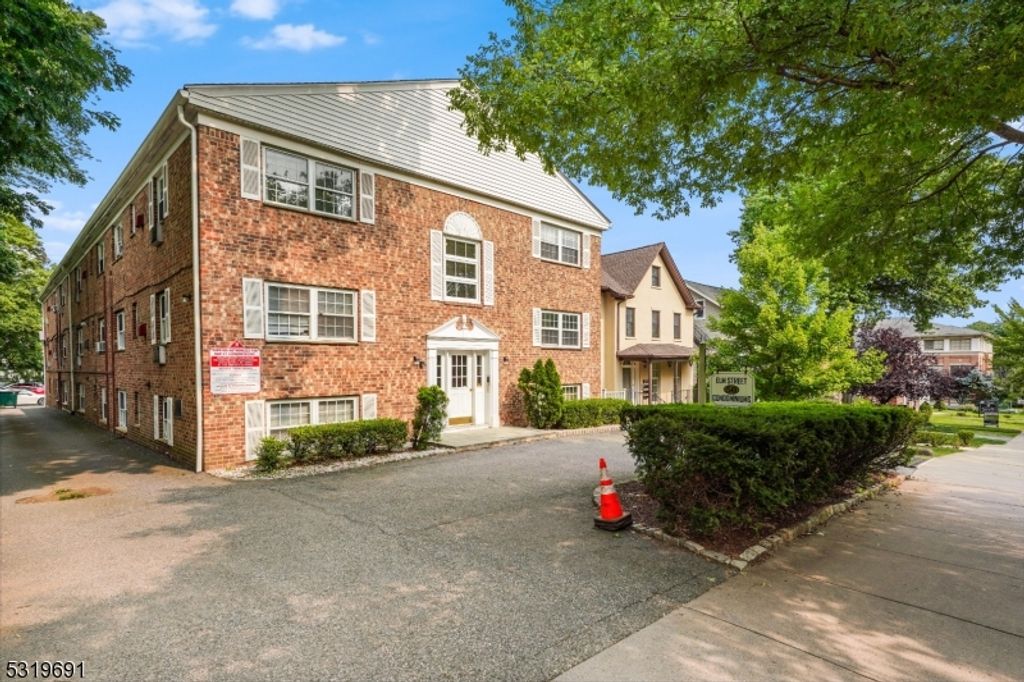50 Elm St B8, Morristown Town, NJ 07960 — photo 2