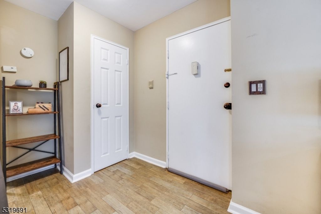 50 Elm St B8, Morristown Town, NJ 07960 — photo 3