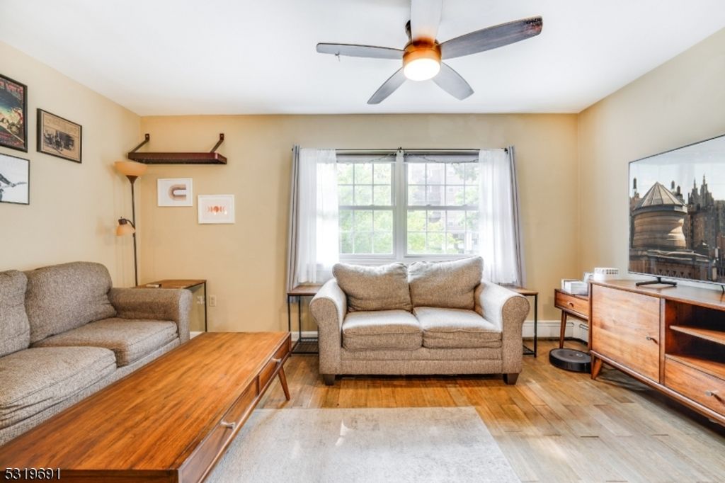 50 Elm St B8, Morristown Town, NJ 07960 — photo 4