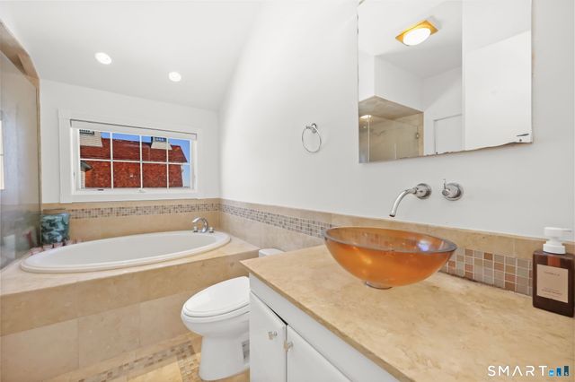 1895 Fairfield Beach Road, Fairfield, CT 06824