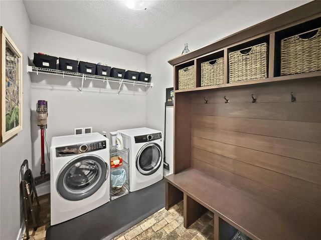 306 35th Street SE, Altoona, IA 50009