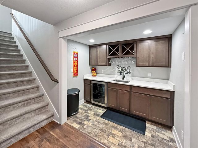 306 35th Street SE, Altoona, IA 50009