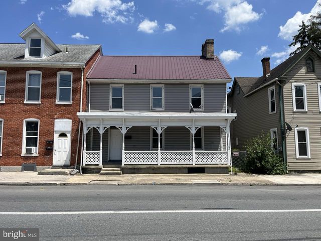 212 S SECOND STREET, Chambersburg, PA 17201