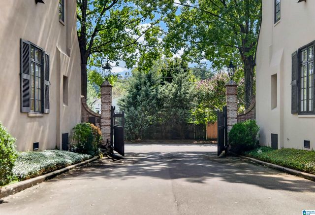 40 BROWNING WALLS, Homewood, AL 35209